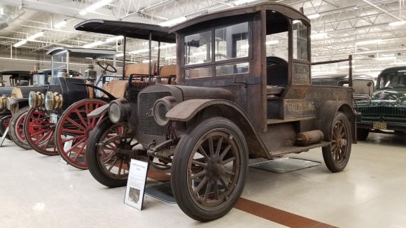1909 Dorris Company ran from 1907 to 1926 in St. Louis, MO. This may be the only assembled one in existence.